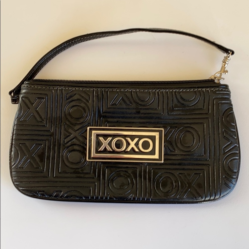 XOXO Wristlet - Black w/XOXO Print Embossed - Picture 3 of 5